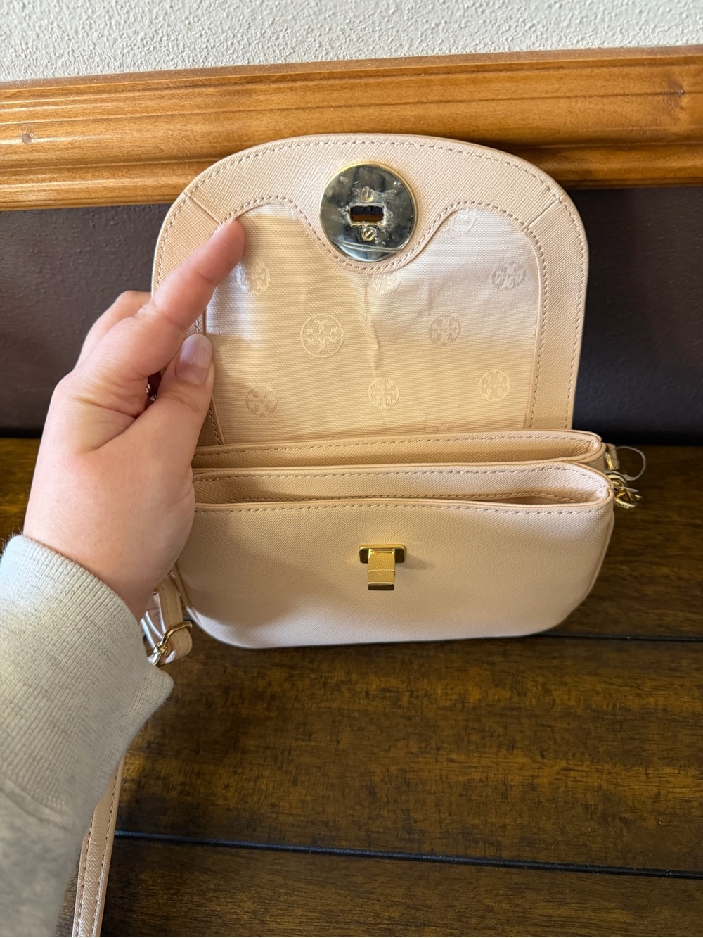 Tory Burch Small Robinson Crossbody - Picture 5 of 8